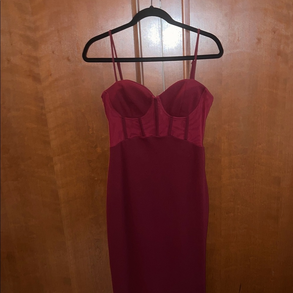 Elegant Burgundy Strapless Dress